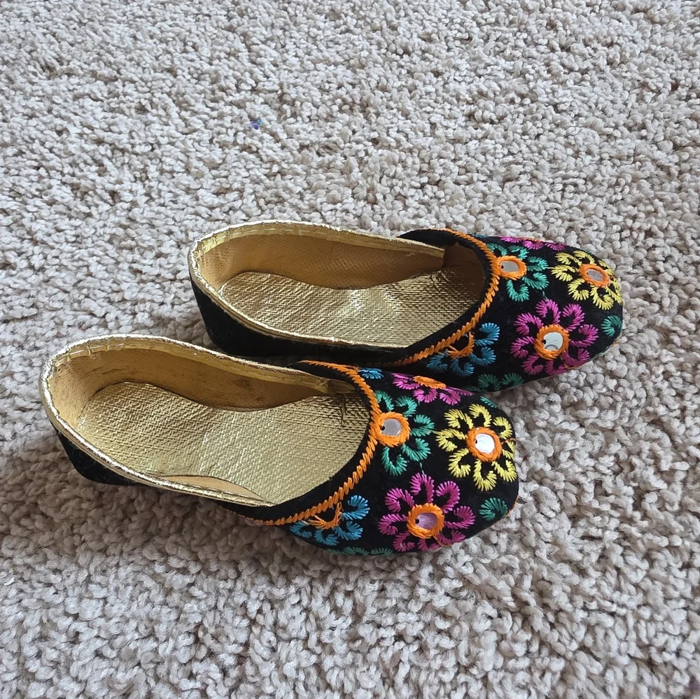 Baby Girls-  Black Embroidered Slip-On Shoes - Floral Design - Pumps/Khussa